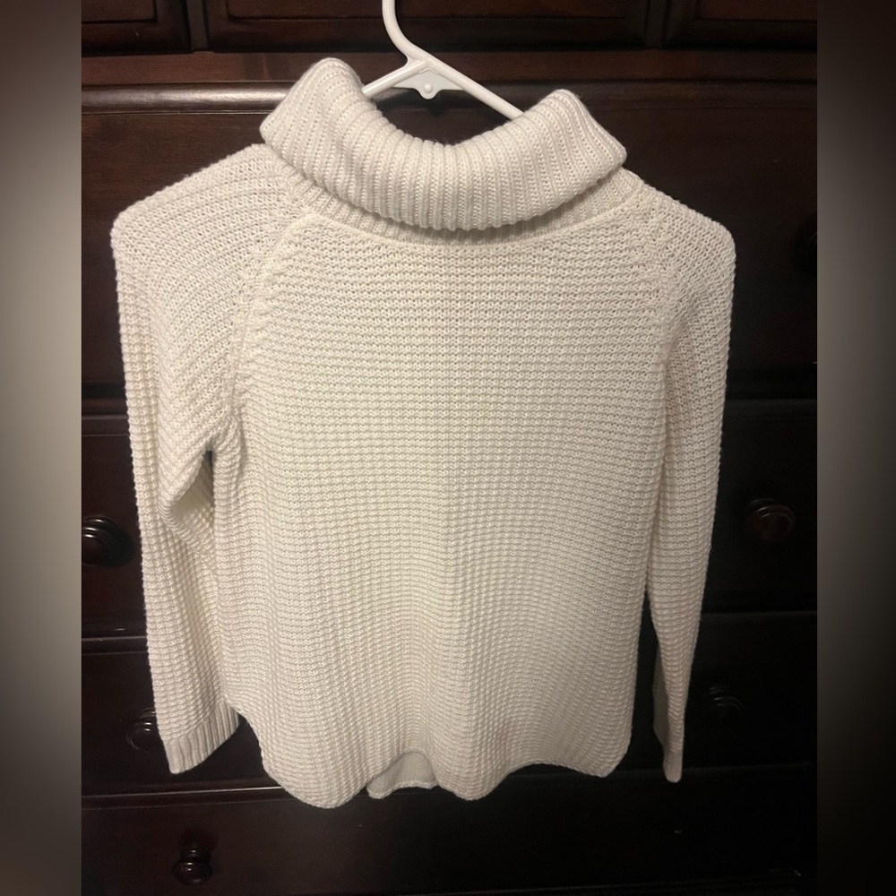 It’s our time sweater with turtle neck size xs color white